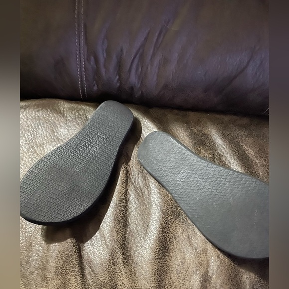 Michael Kors Black Metallic MK Logo Slide Sandals - Women’s Size 7.5 - Picture 4 of 6